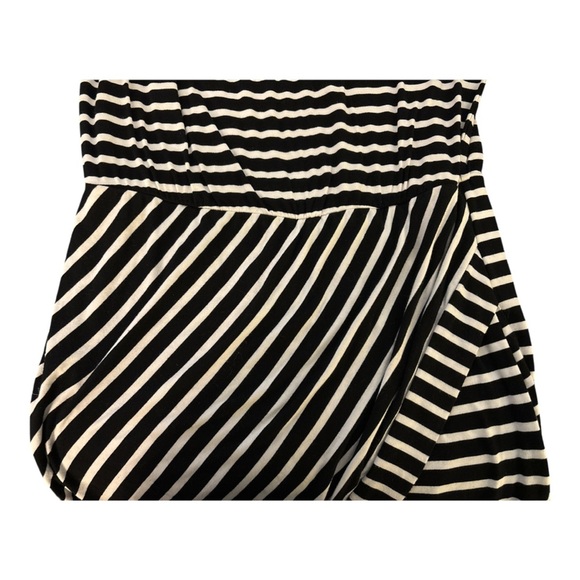 WHITE HOUSE BLACK MARKET dress, black and white stripe, faux wrap, size Medium. - Picture 4 of 9